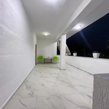 Guest house Ajla